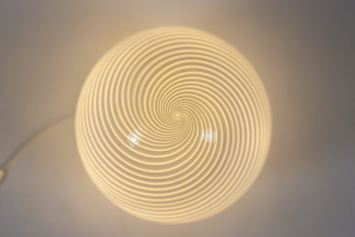 Egg-shaped lamp 3