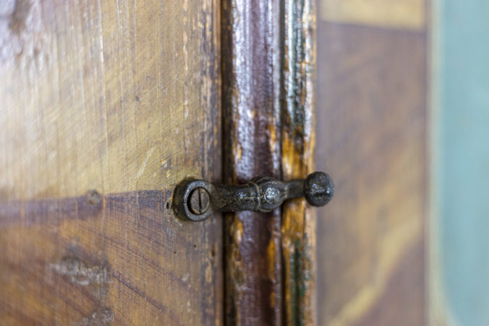 Armoire en sapin du Jura taquet