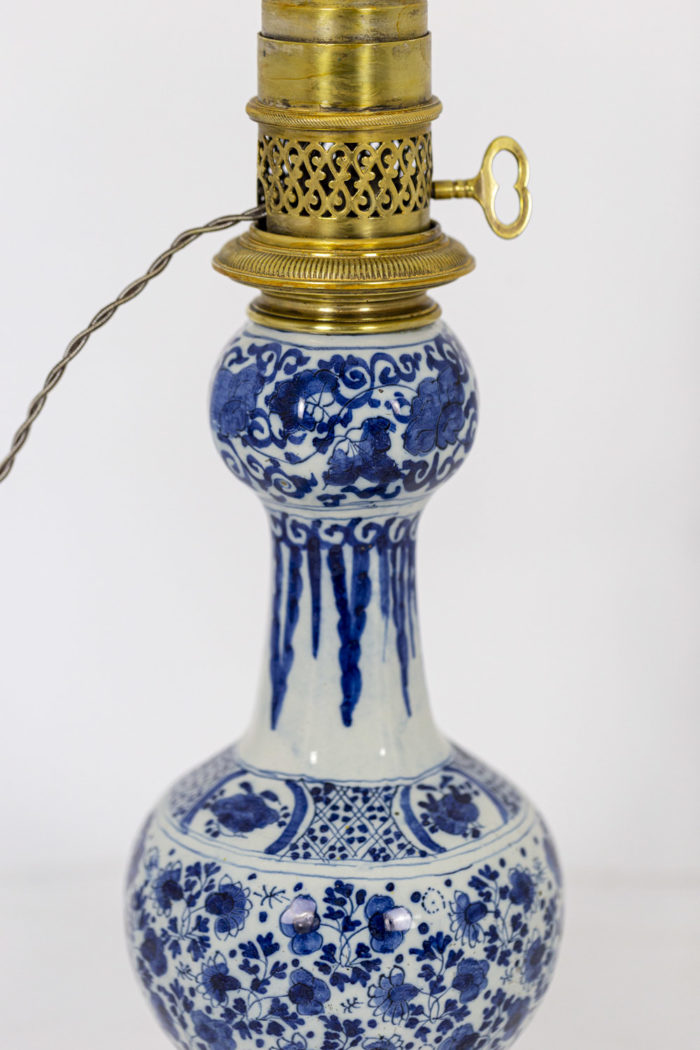 Lamp in Delft earthenware 6