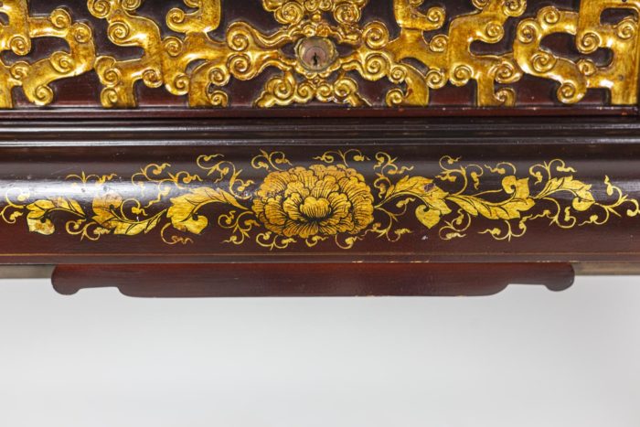 Chinese style desk 2