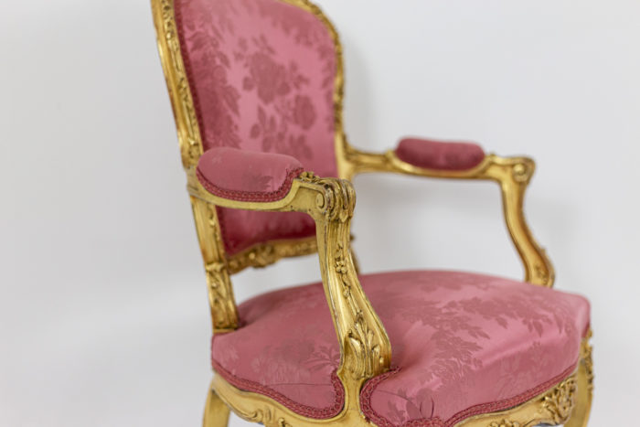 Pair of pink armchairs 8