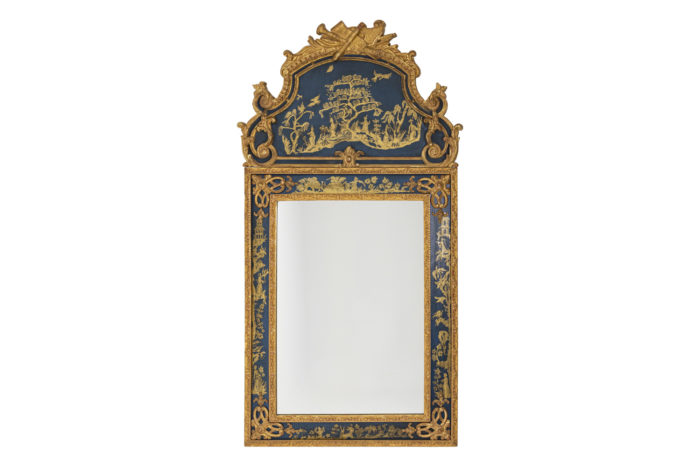 Miroir de style Régence en bois doré et laque bleue