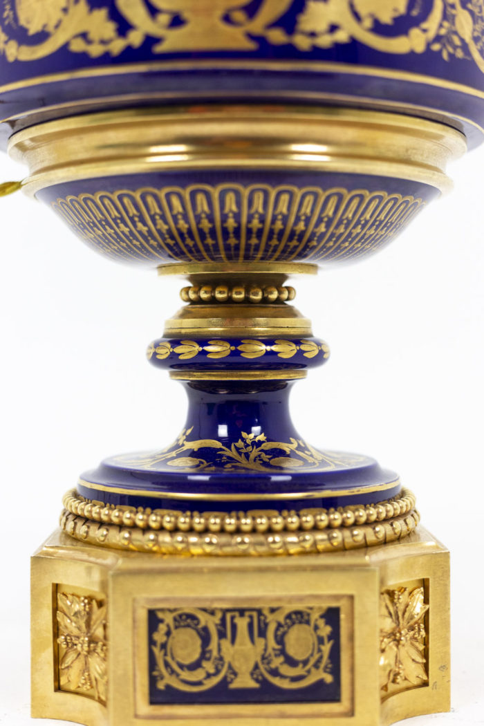 Lamp in Sevres porcelain 5