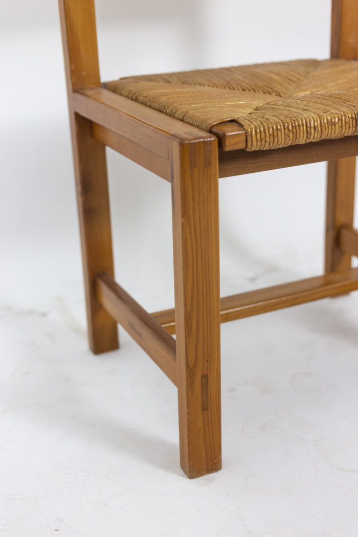 Maison Regain, Series of six chairs in elm and straw 4
