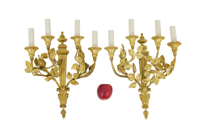 Louis XVI style wall sconces in gilt bronze 6