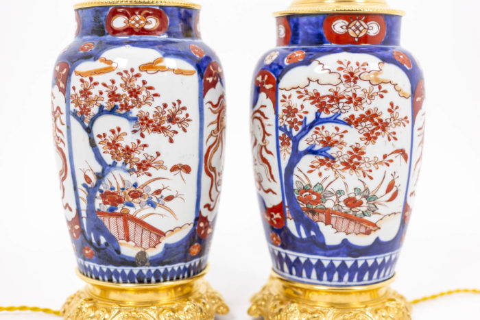 Paire de lampe en porcelaine Imari, détails panse