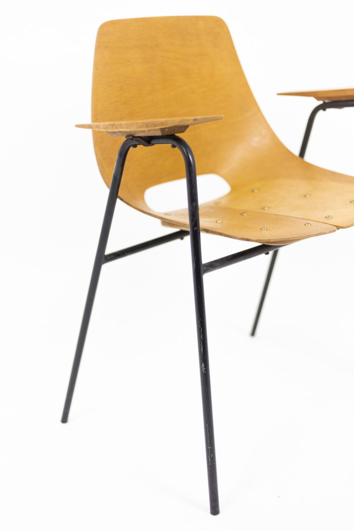 Pierre Guariche, Armchairs in plywood and black lacquered metal 2