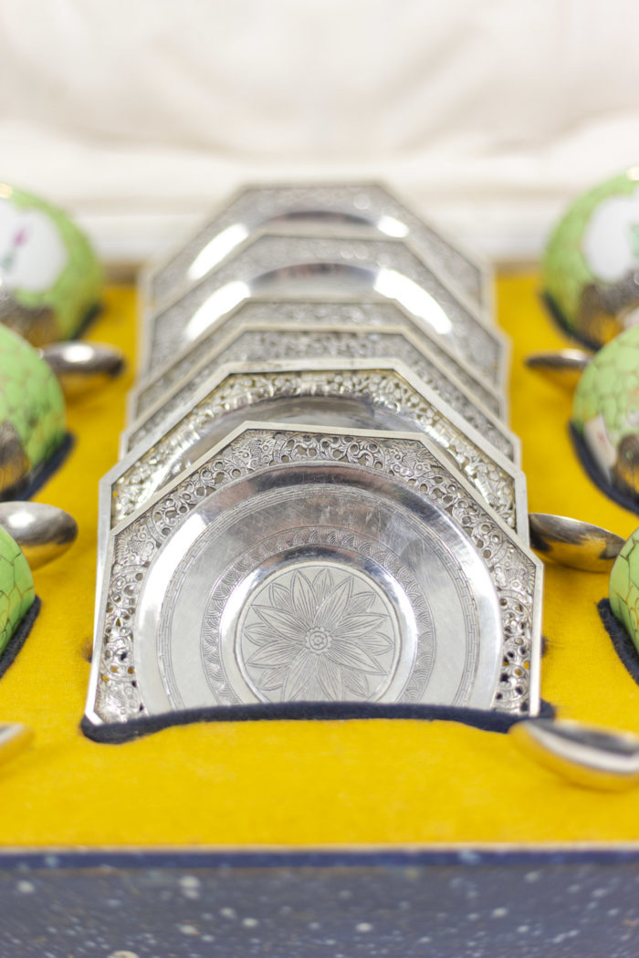 Tea service in celadon porcelain and silver-plated metal 8