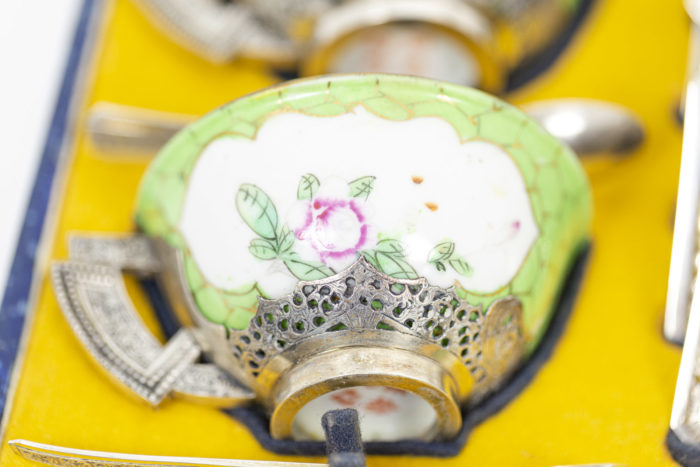 Tea service in celadon porcelain and silver-plated metal 8