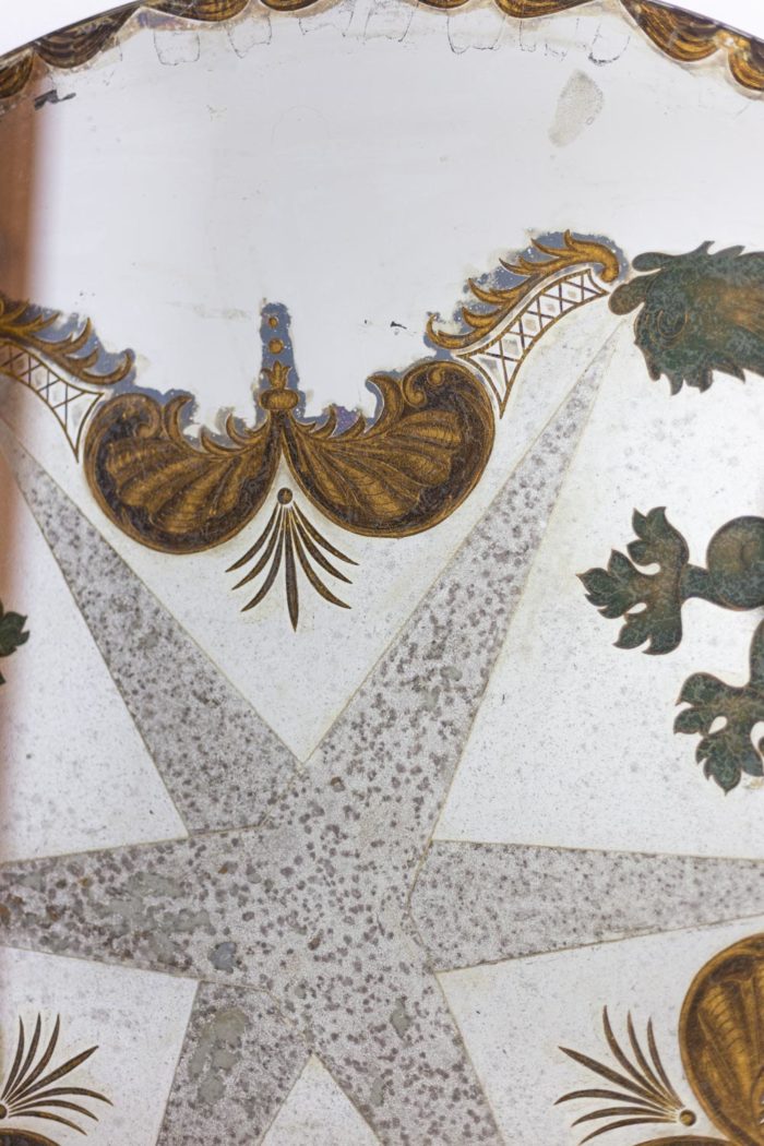 Max Ingrand, Miroir de forme ronde à décro peint et or, détail