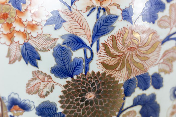 Potiches - florals details