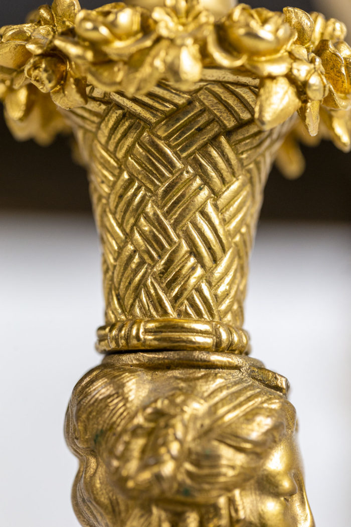 Table in gilt bronze - other detail of the flowerpot