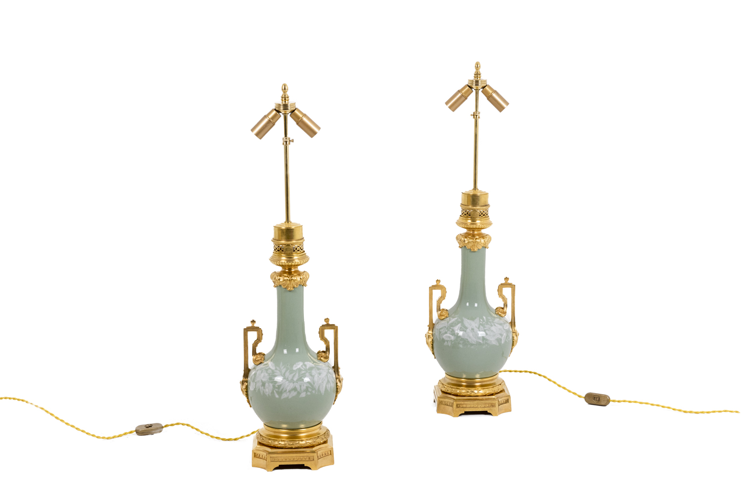 Paire de lampes en porcelaine céladon et bronze doré, circa 1880
