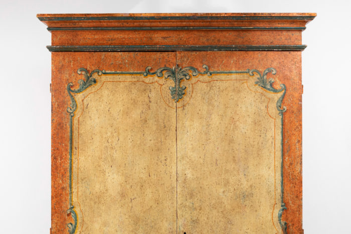 Italian painted cabinet  - cornice