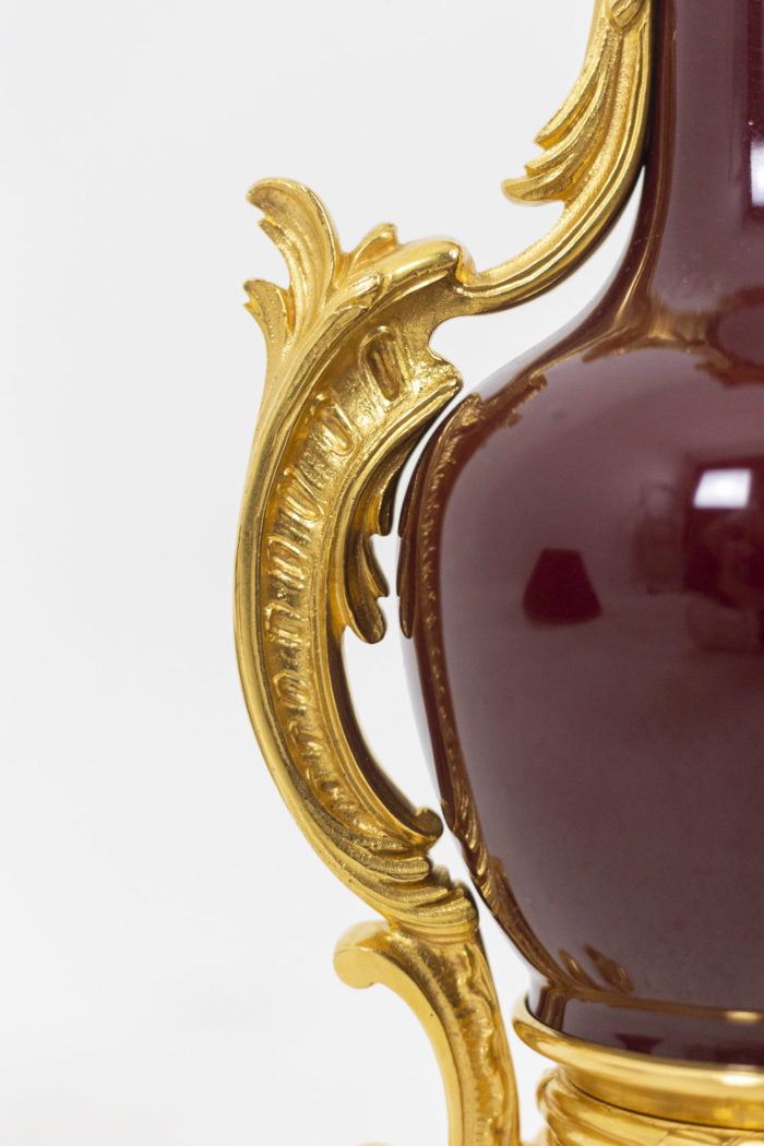 Lamp  sang-de-boeuf - focus porcelain and bronze