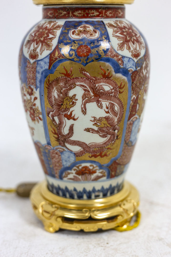 Lampe Imari - collar adorned with dragons