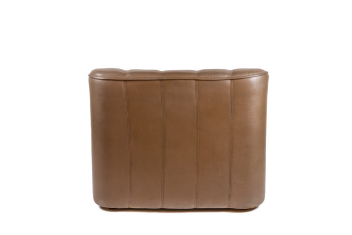 Armchair and ottoman in leather - armchair back