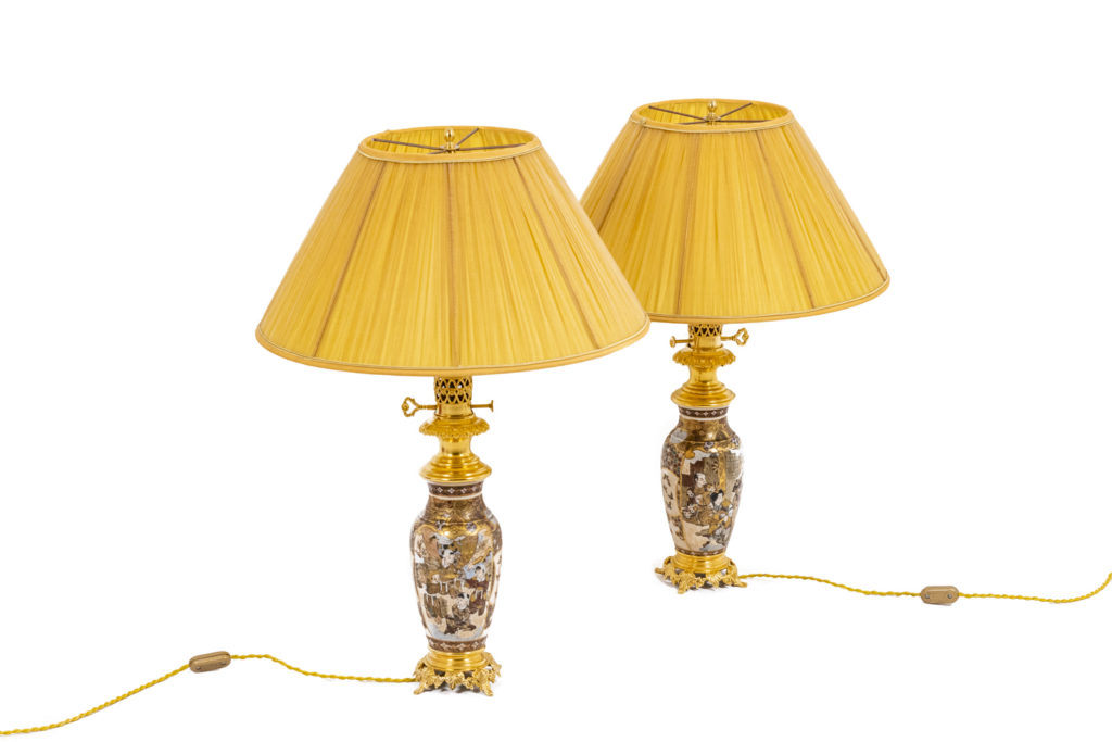 Paire de lampes en faïence de Satsuma et bronze doré, circa 1880