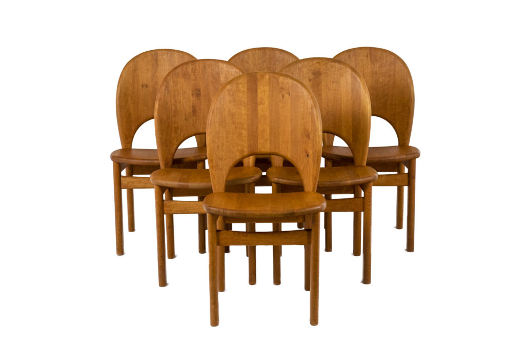 Ensemble de six chaises en orme massif, années 1970