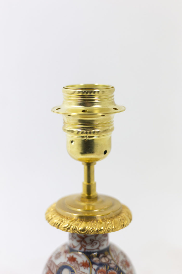 Lamp in porcelain of Imari - detail of the mounth