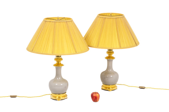 Paire de lampes céladon craquelées - échelle