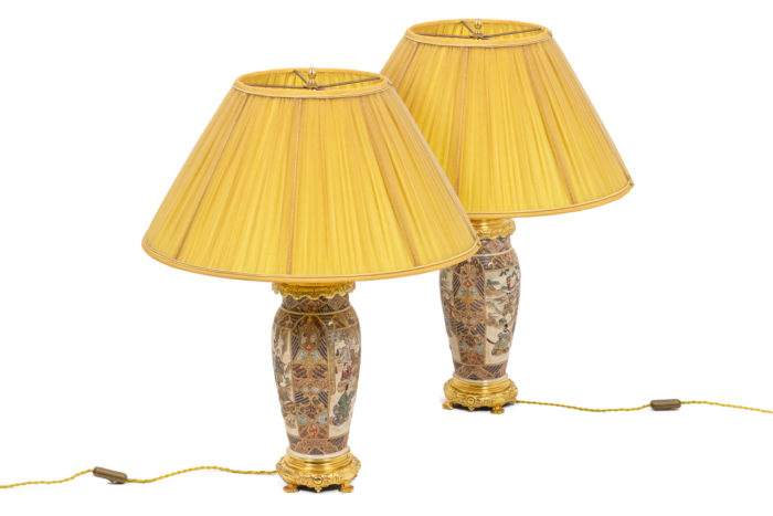 Pair of lamps of Satsuma and bronze - both