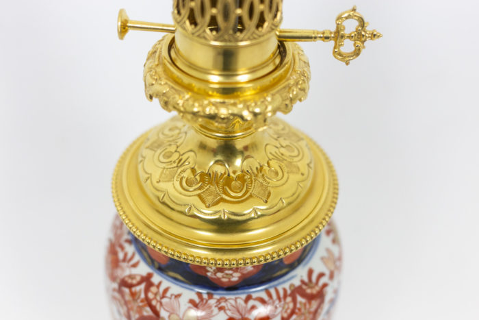 Paire de lampes en porcelaine d'Imari - détail de la monture en bronze