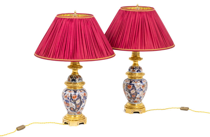 Pair of lamps in Imari porcelain - both