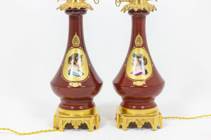 Pair of lamps in porcelain of Paris - face