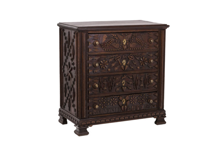 Chest of drawers - 3:4