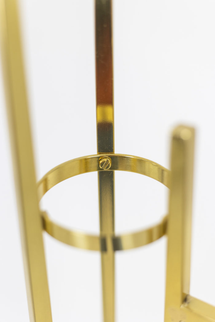 Floor lamp in golden brass with three lights in opaline - geometric shape detail