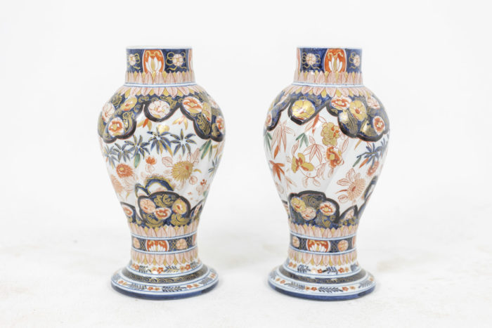 Pair of vases in porcelain of Imari - dernilastère face