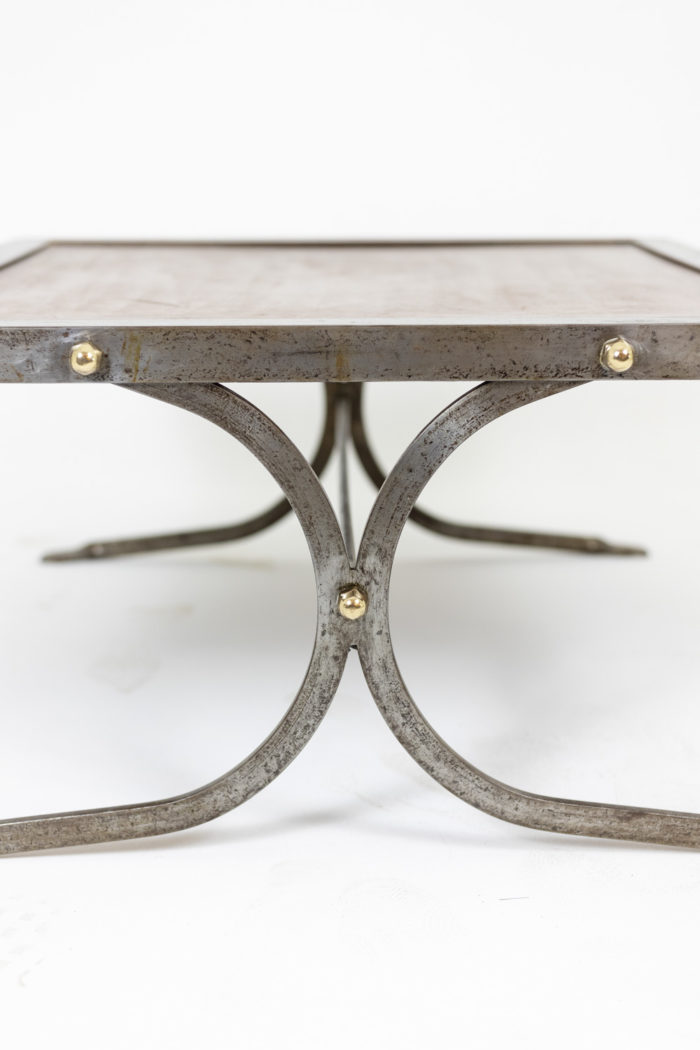Industrial style coffee table in silver and leather - focus profile