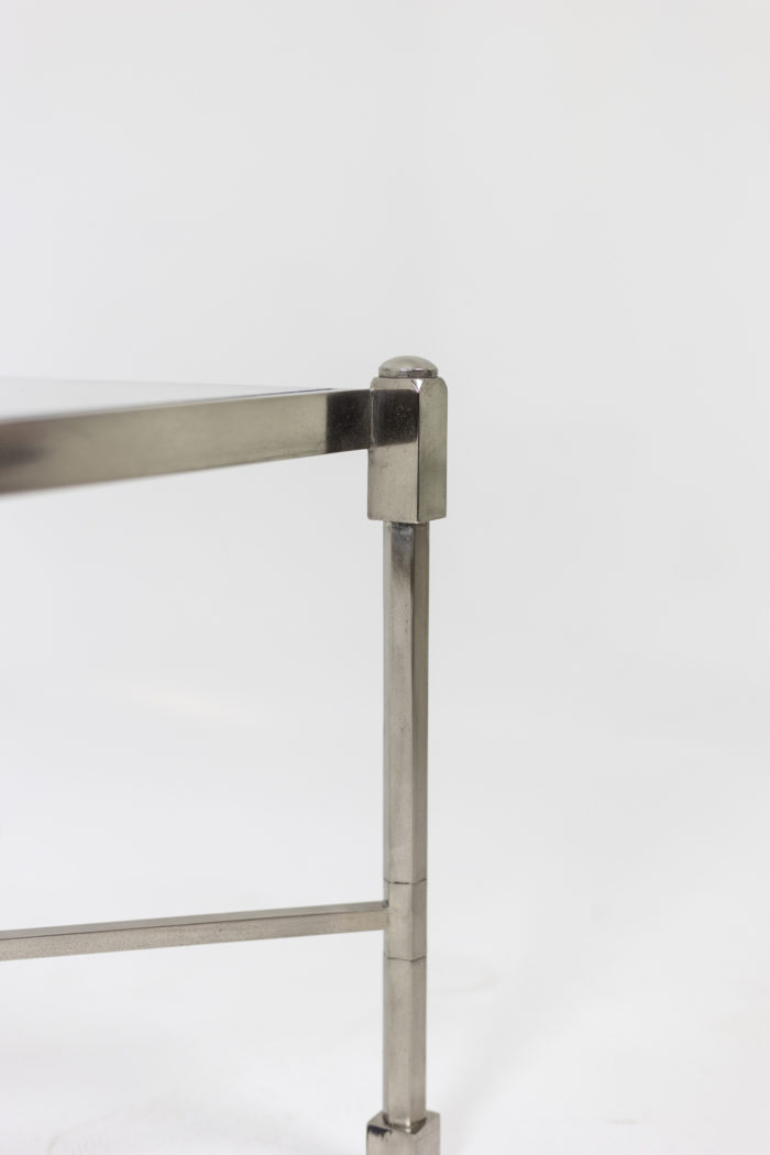 Table basse en acier nickelé - focus