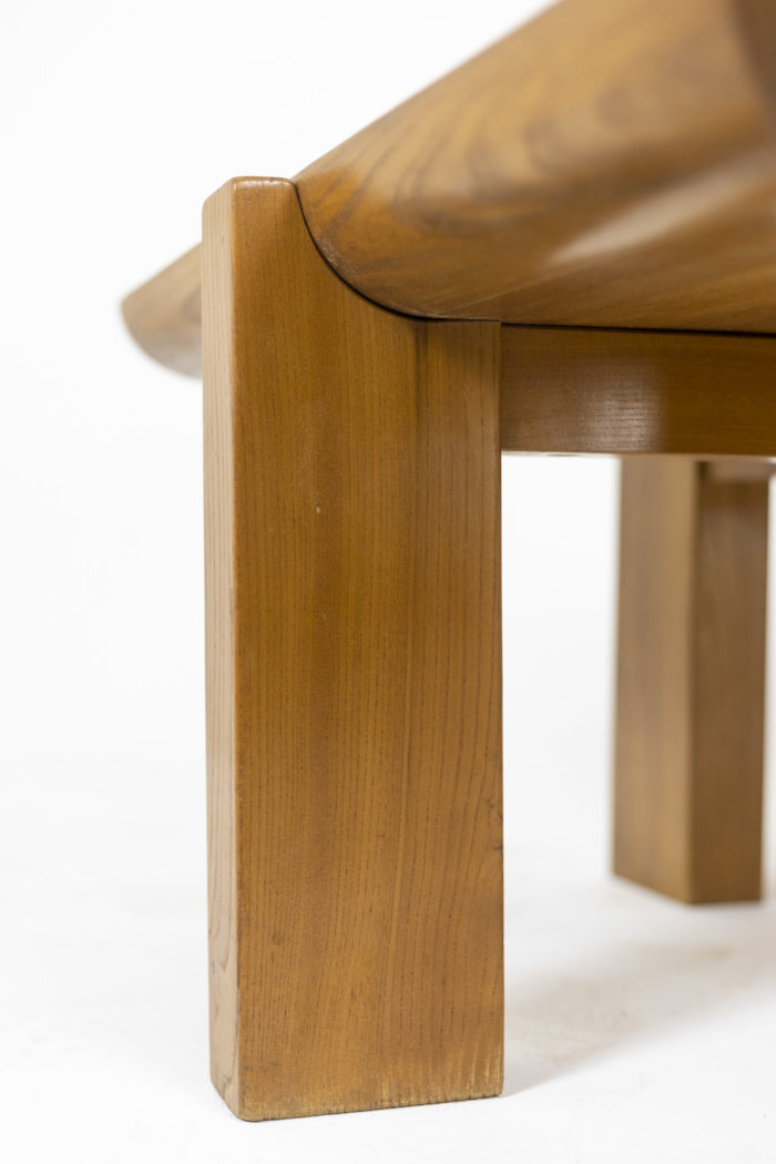 Coffee table in blond elm - detail base