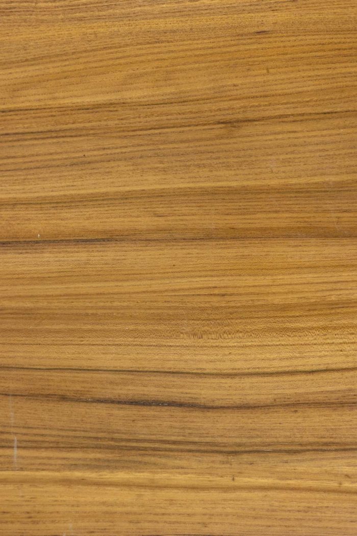 Coffee table in blond elm - detail elm