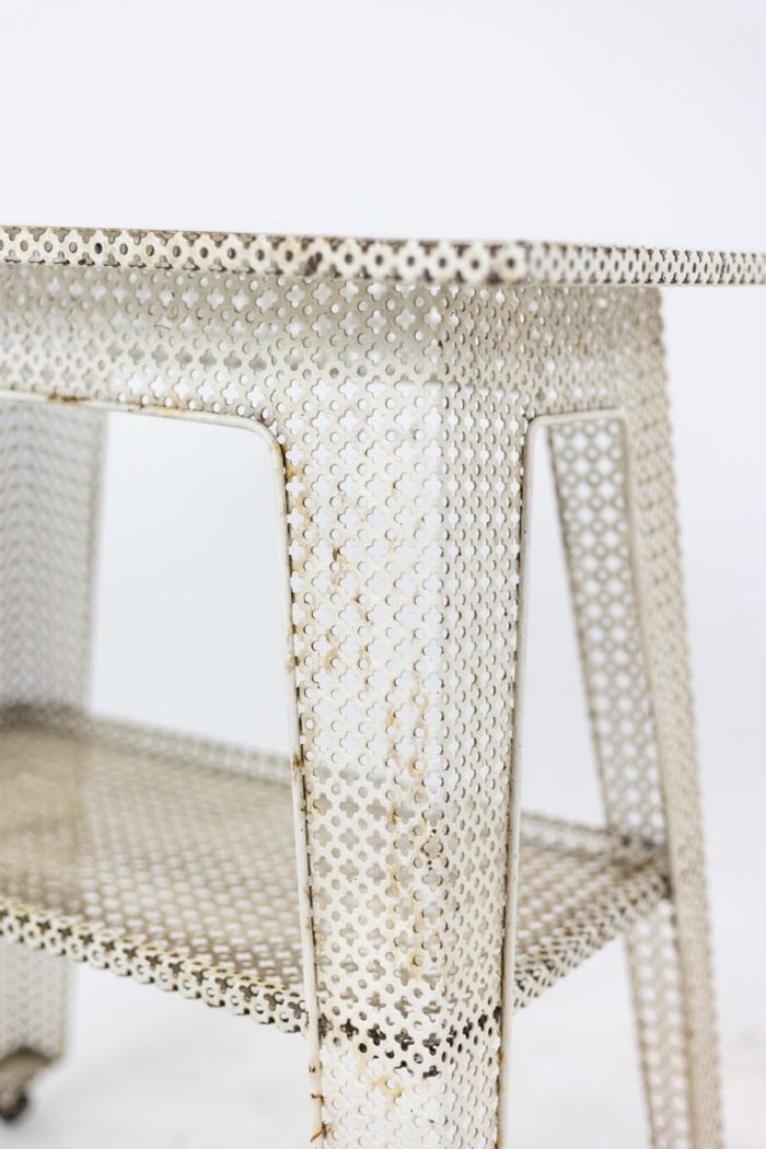 Table in iron openwork white lacquered - other focus
