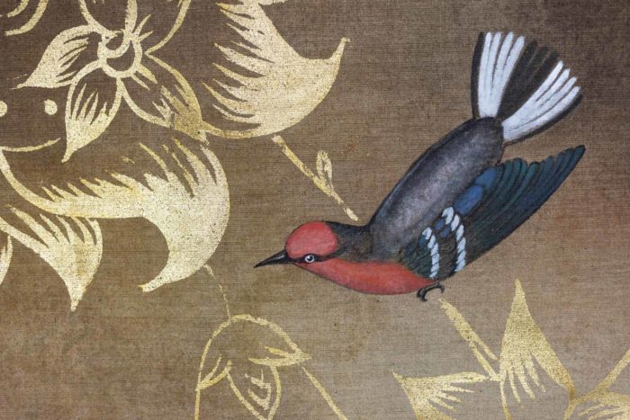 Toile peinte, fond marron et fleurs dorées - oiseau et fleurs