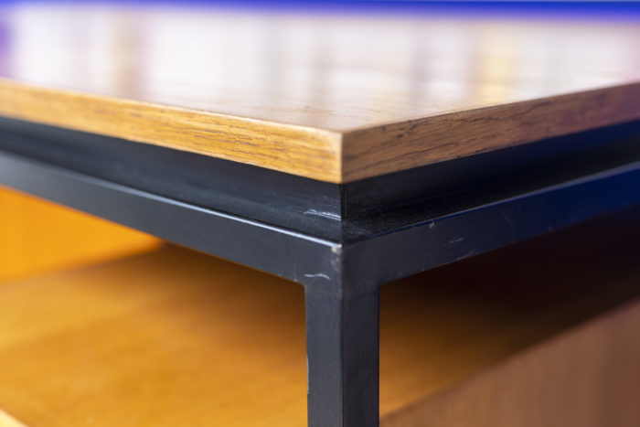 Desk in oak and lacquered metal - detail tray and metal