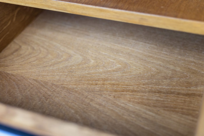 Desk in oak and lacquered metal - detail drawer