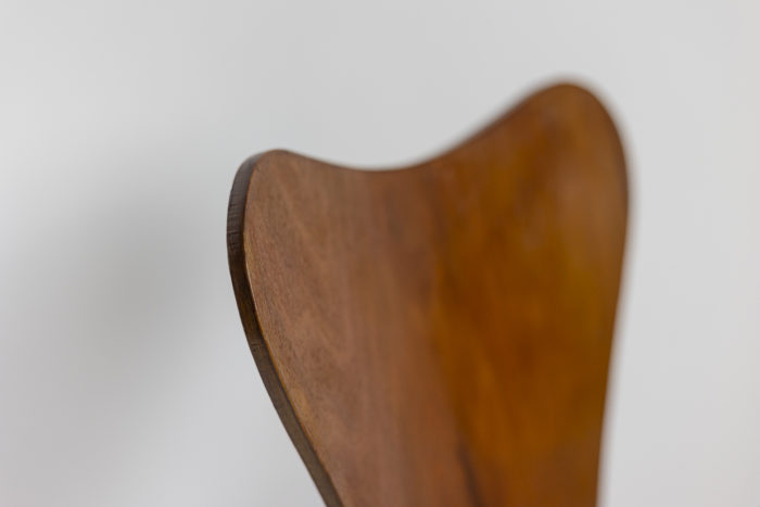 Fauteuil butterfly en bois multiplis moulé réalisé par Arne JACOBSEN et édité par Fritz Hansen dans les années 70 - zoom dossier