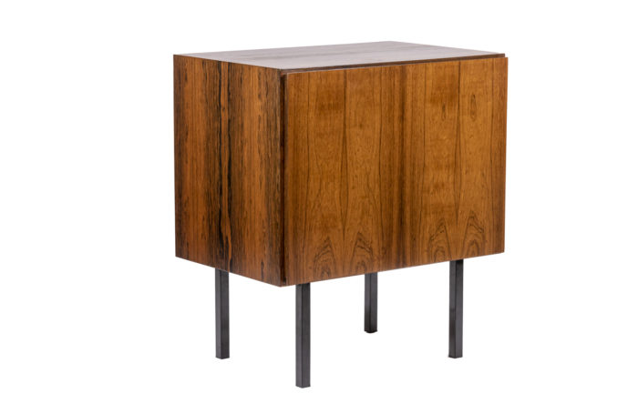 Sideboard in rosewood opening with a door and resting on four black metal legs - 3:4