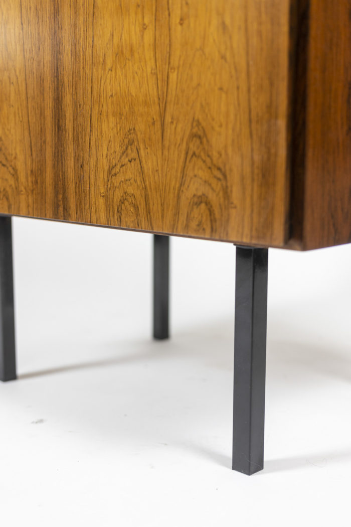 Sideboard in rosewood opening with a door and resting on four black metal legs - base in black color