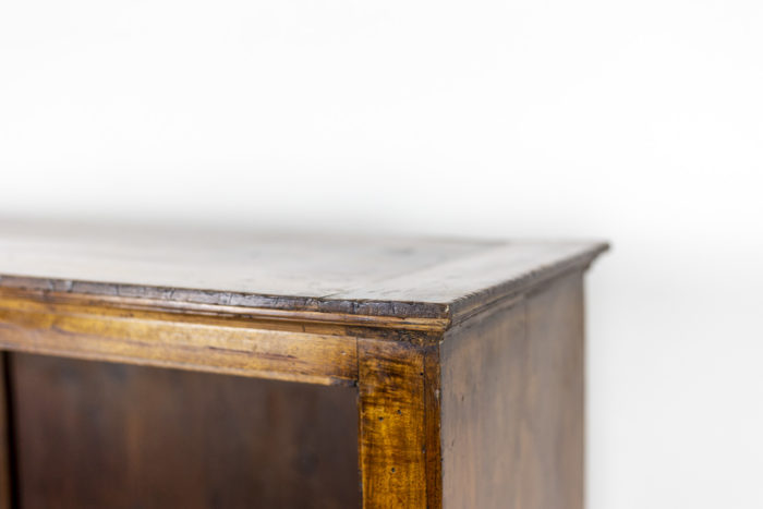 Bibus en solid walnut - top of the furniture