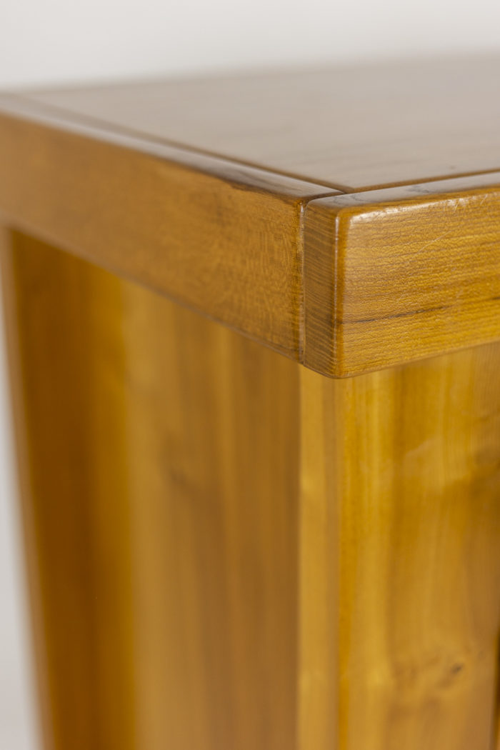 High chest of drawers in blond elm opening with 5 drawers, attributed to Maison Regain