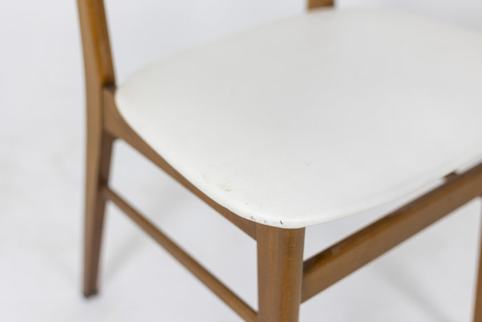 Gunnar Nielsen Tibergaard - assise en cuir de couleur blanche