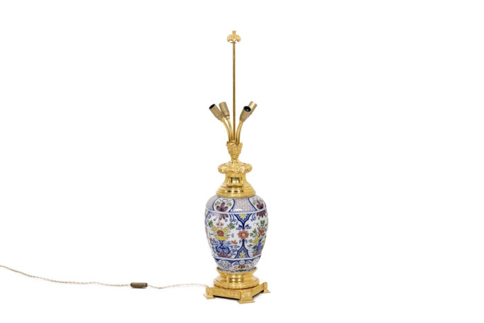 Delft earthenware lamp, polychrome. Gilt bronze mount. Quadripod base