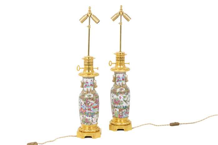 Pair of lamps in porcelain of Canton and bronze - without lampshade