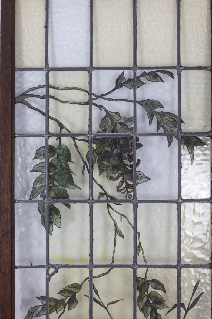 Paire de vitraux à motifs floraux signés Geoffroy, fin du XIXEs - feuillage