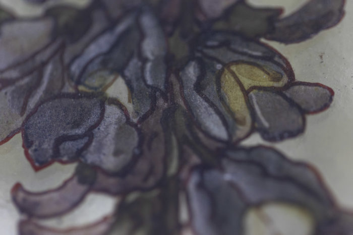 Paire de vitraux à motifs floraux signés Geoffroy, fin du XIXEs - gros zoom